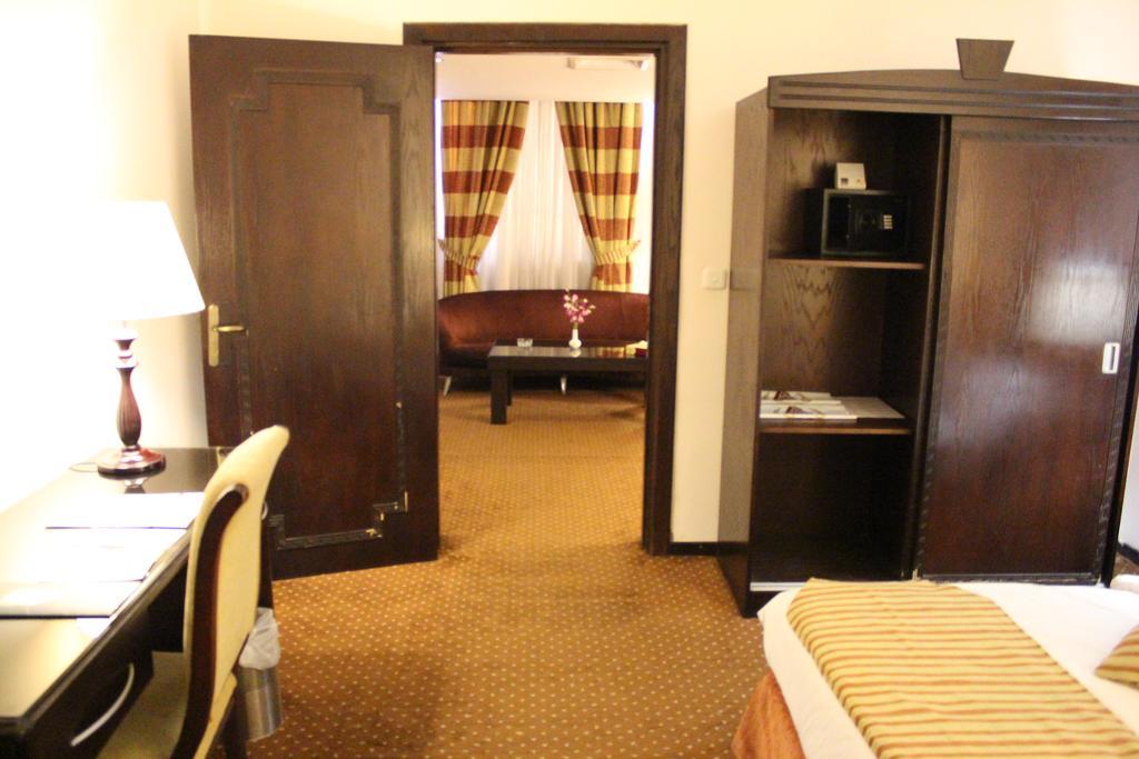Al Fanar Palace Hotel And Suites Ammán Kültér fotó