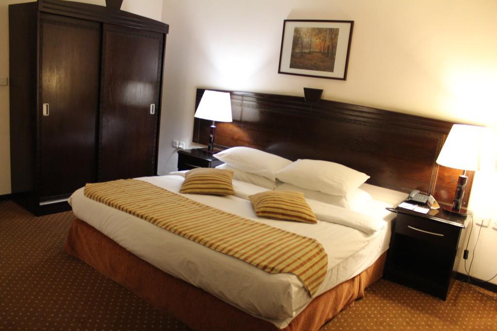 Al Fanar Palace Hotel And Suites Ammán Kültér fotó